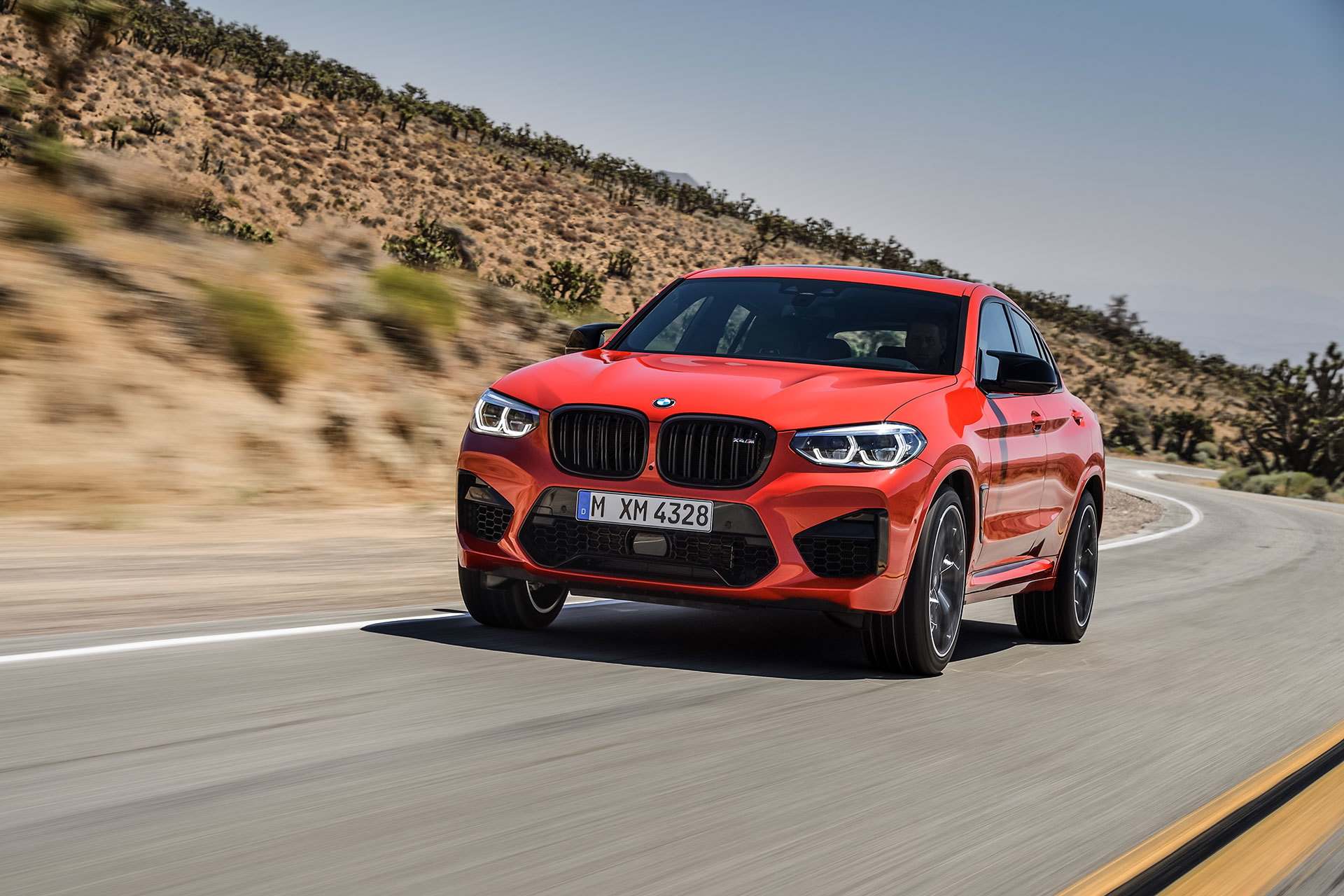 Bmw X4 M 2019 Rojo Exterior Movimiento 27