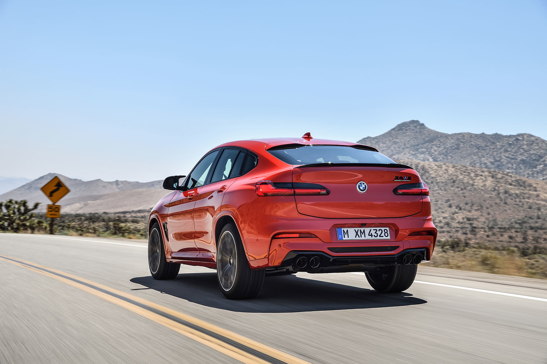 Bmw X4 M 2019 Rojo Exterior Movimiento 31
