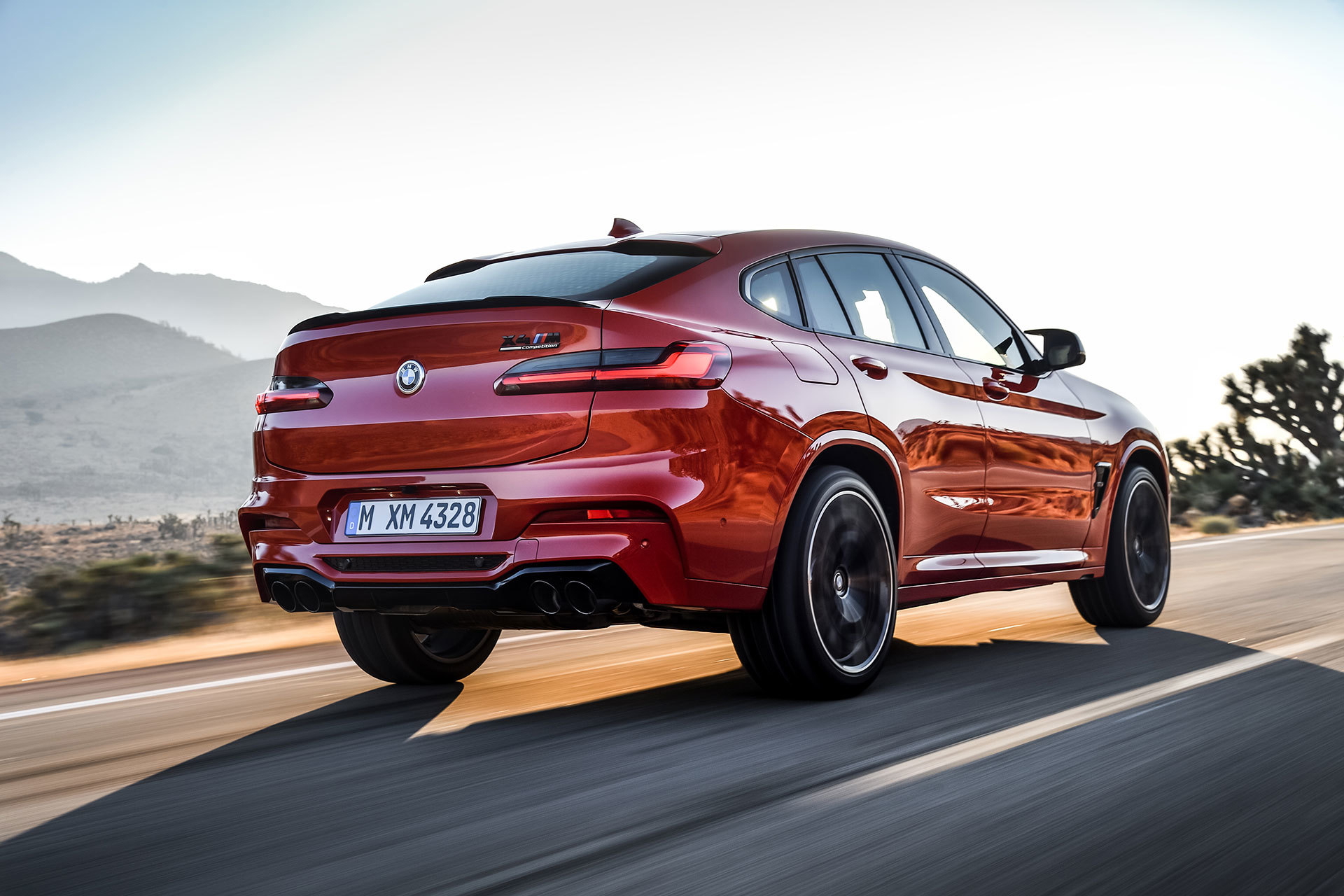 Bmw X4 M 2019 Rojo Exterior Movimiento 32