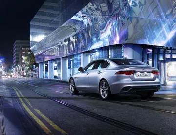 Jaguar Xe 2019 14