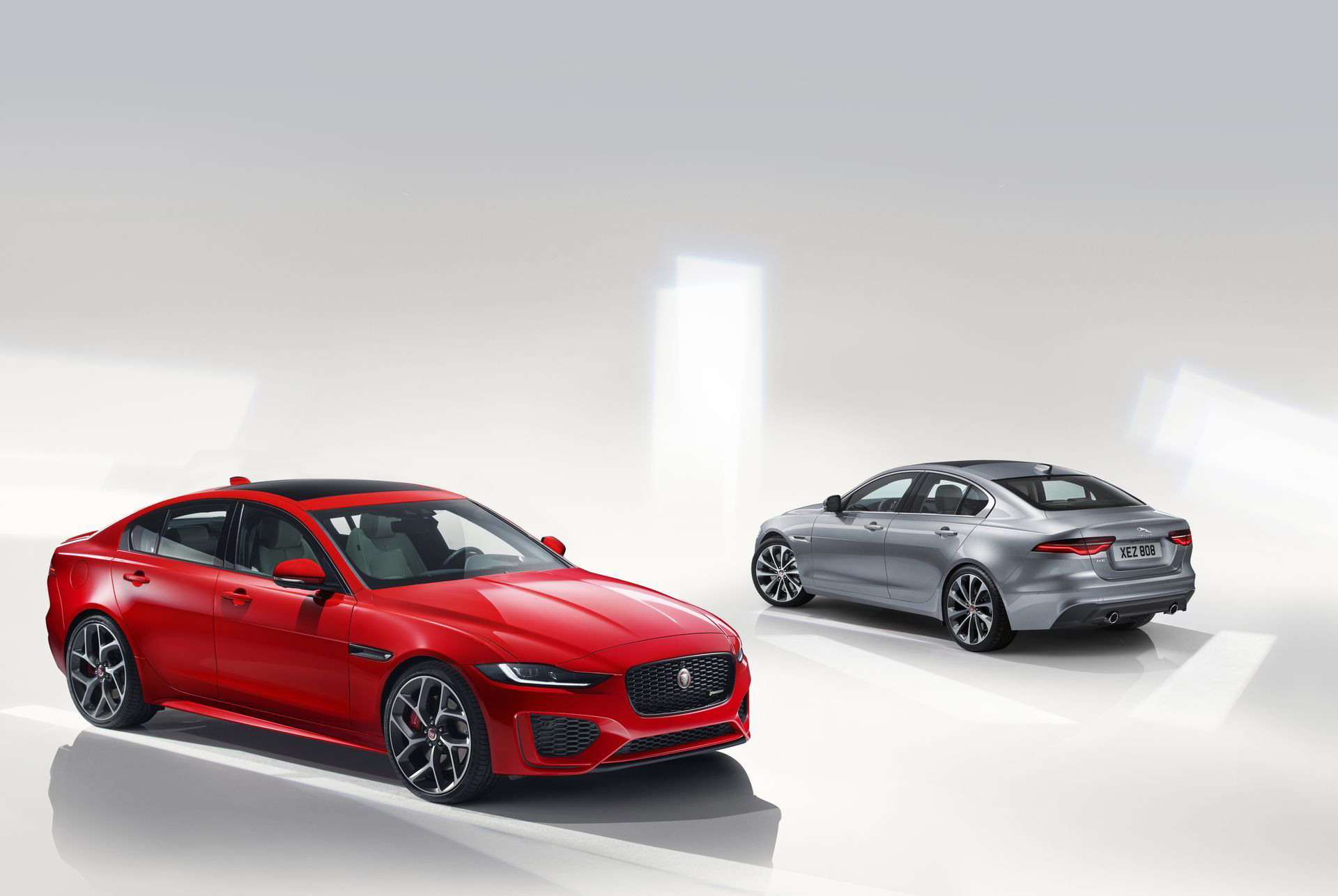 Jaguar Xe 2019 16