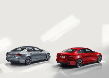 Jaguar Xe 2019 18