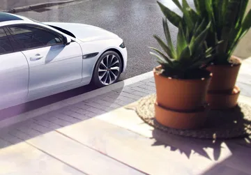 Jaguar Xe 2019 24