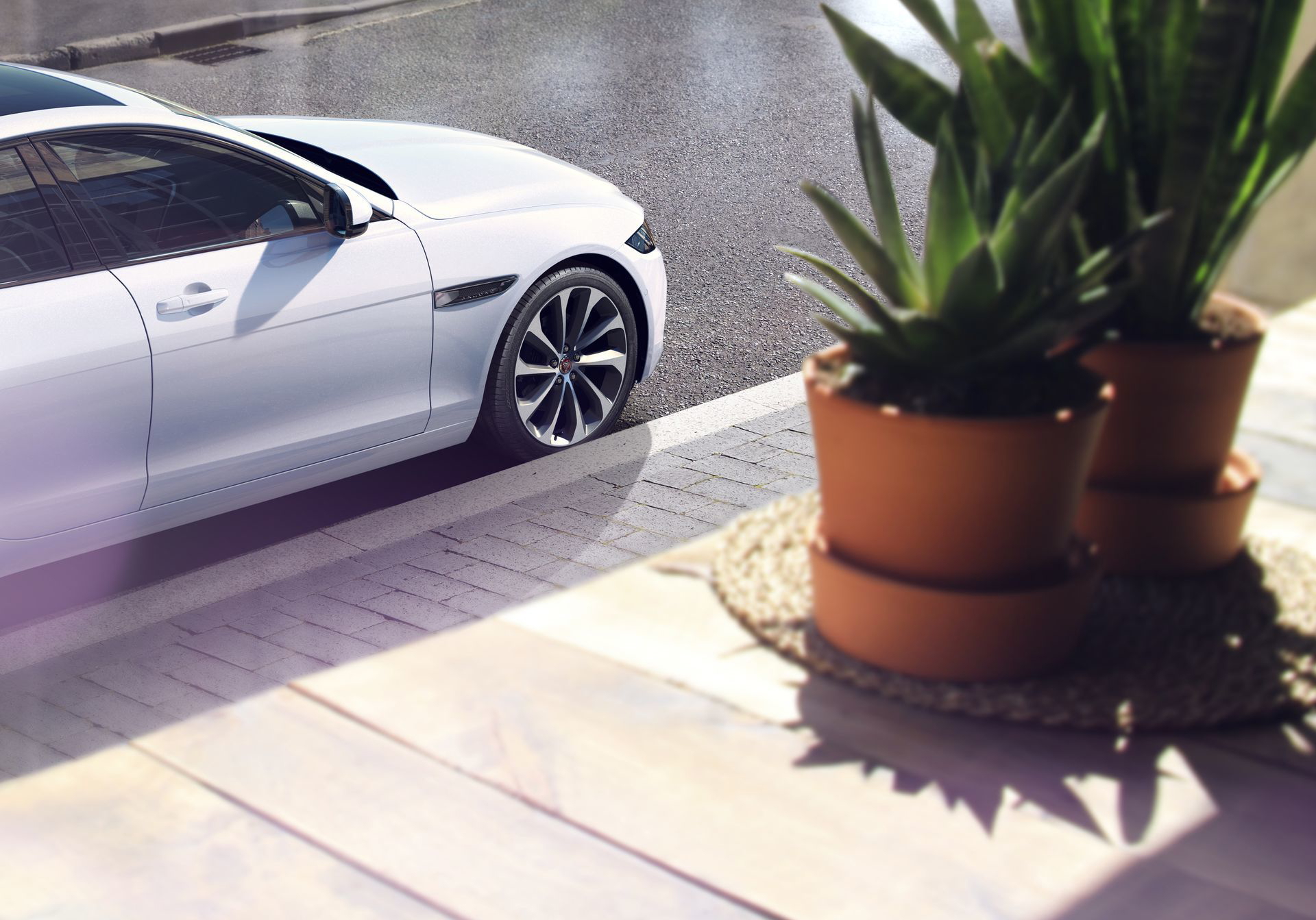 Jaguar Xe 2019 24
