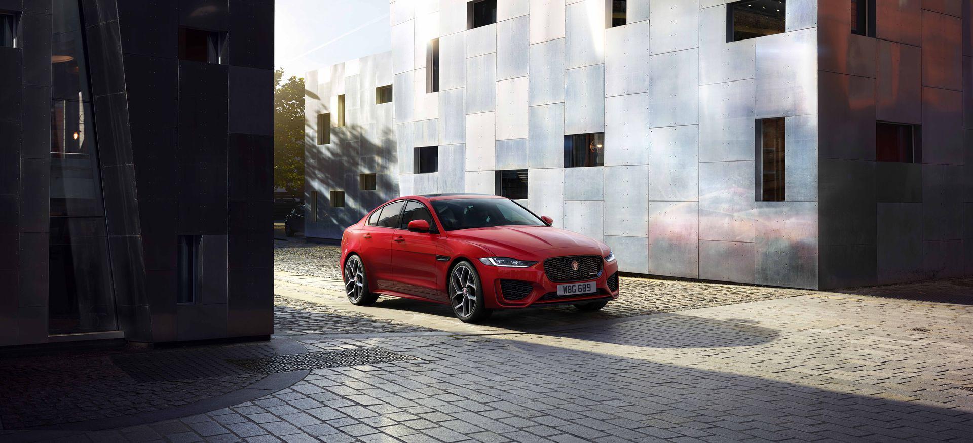 Jaguar Xe 2019 25