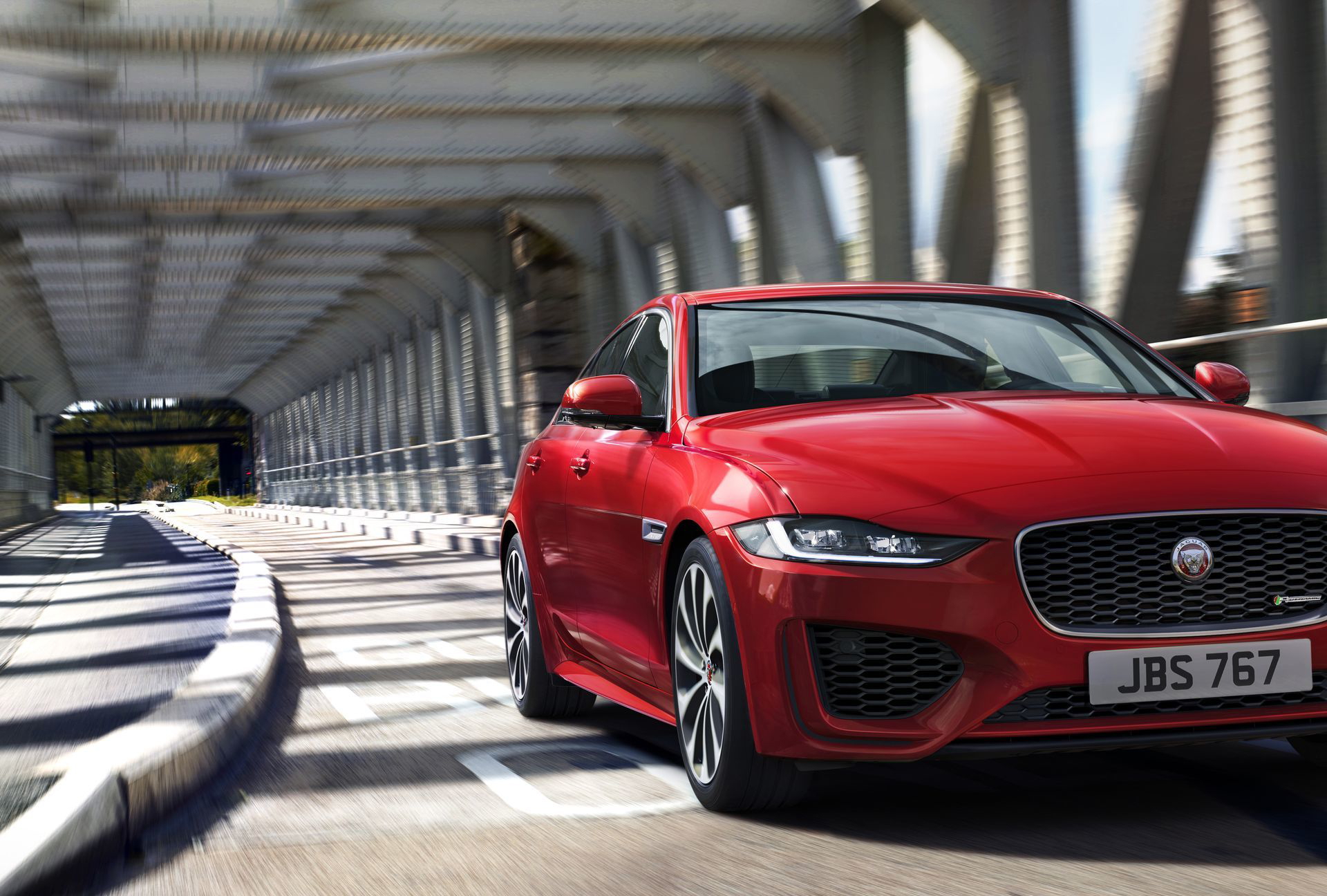 Jaguar Xe 2019 26