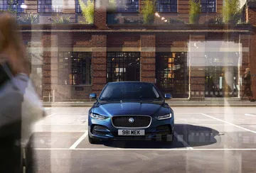 Jaguar Xe 2019 28