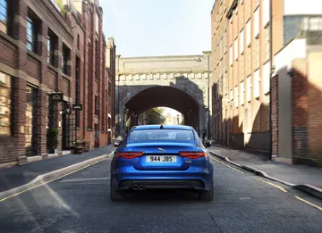 Jaguar Xe 2019 29
