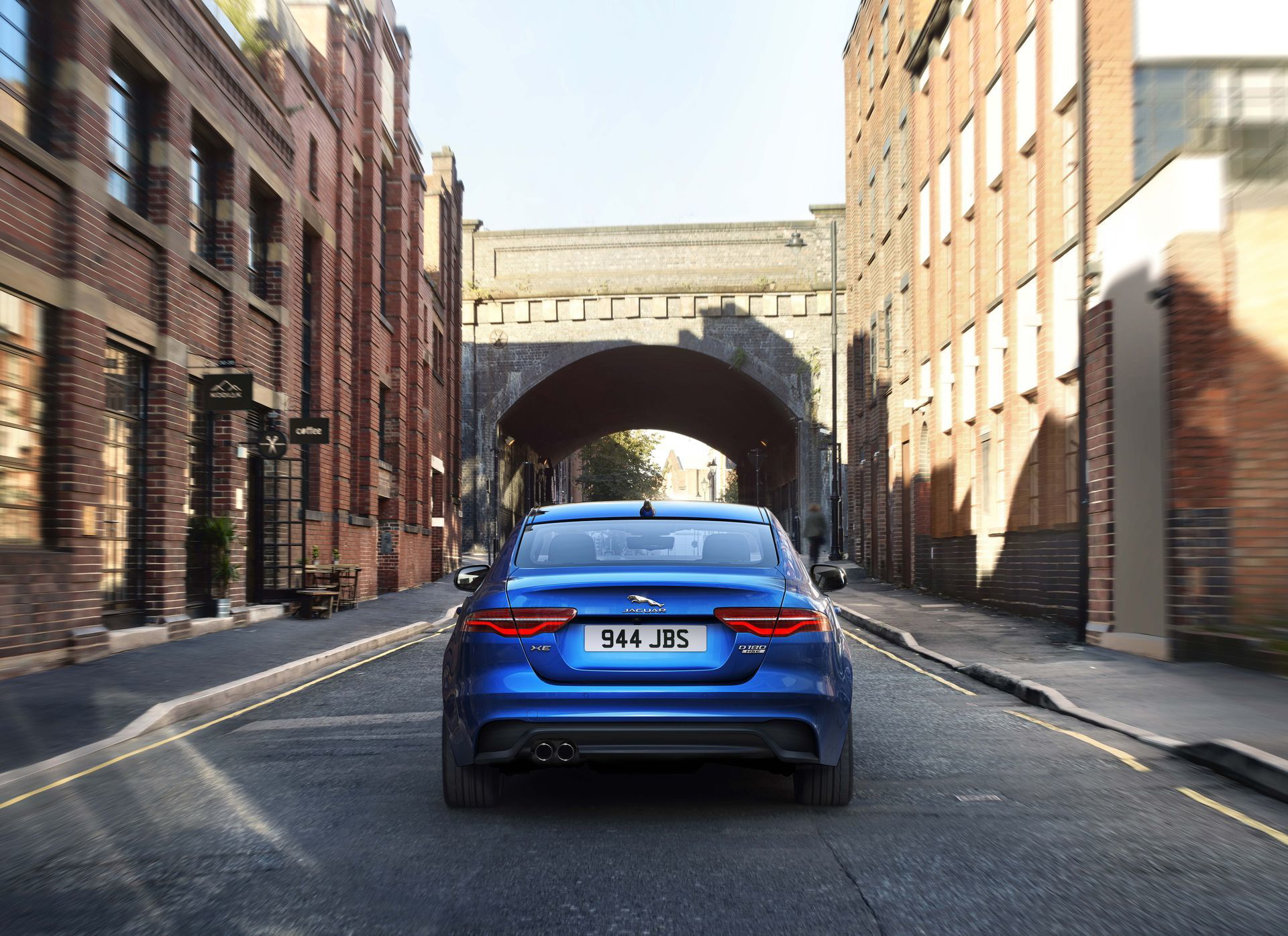 Jaguar Xe 2019 29