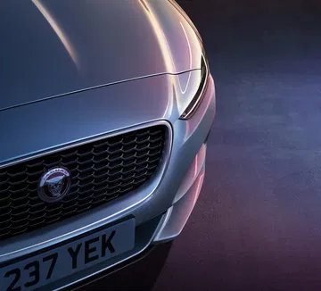 Jaguar Xe 2019 34