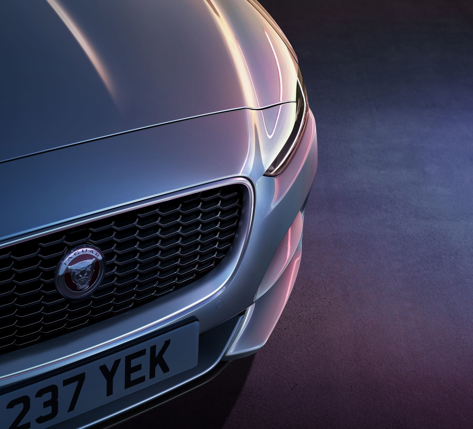 Jaguar Xe 2019 34