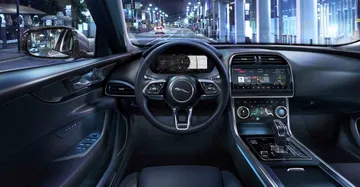 Jaguar Xe 2019 4 Interior