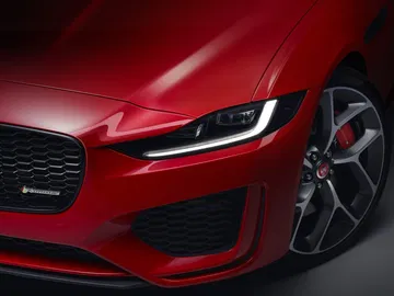 Jaguar Xe 2019 5
