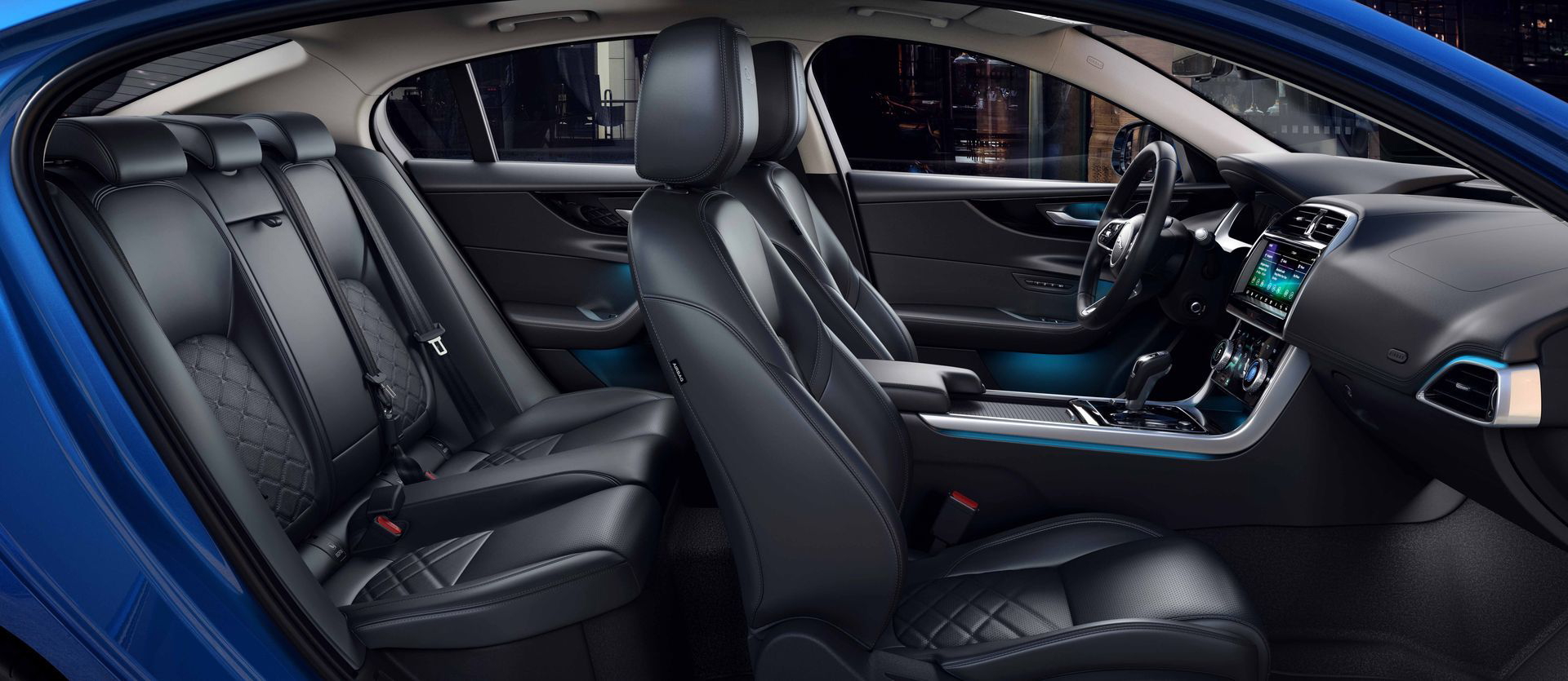 Jaguar Xe 2019 9 Interior