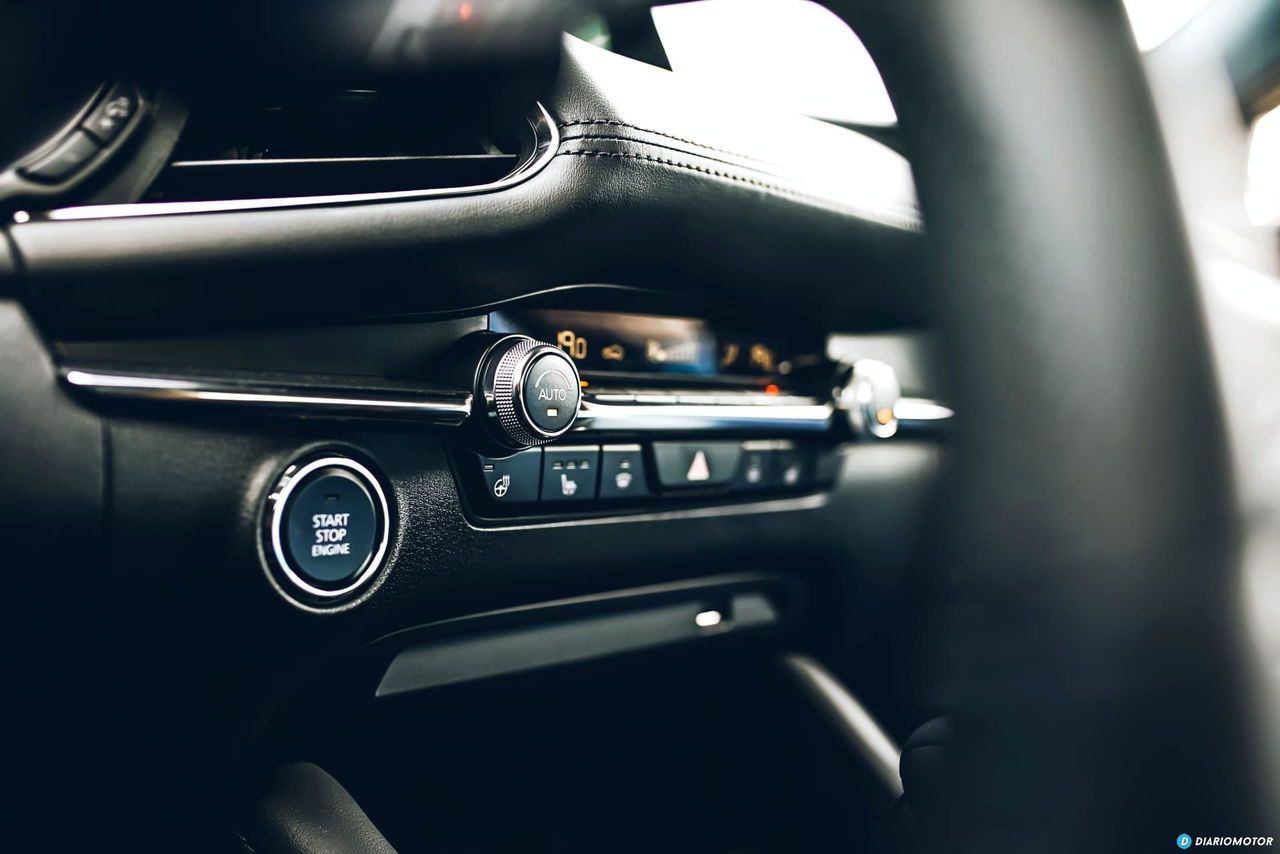 Mazda 3 Skyactiv G Interior 00101