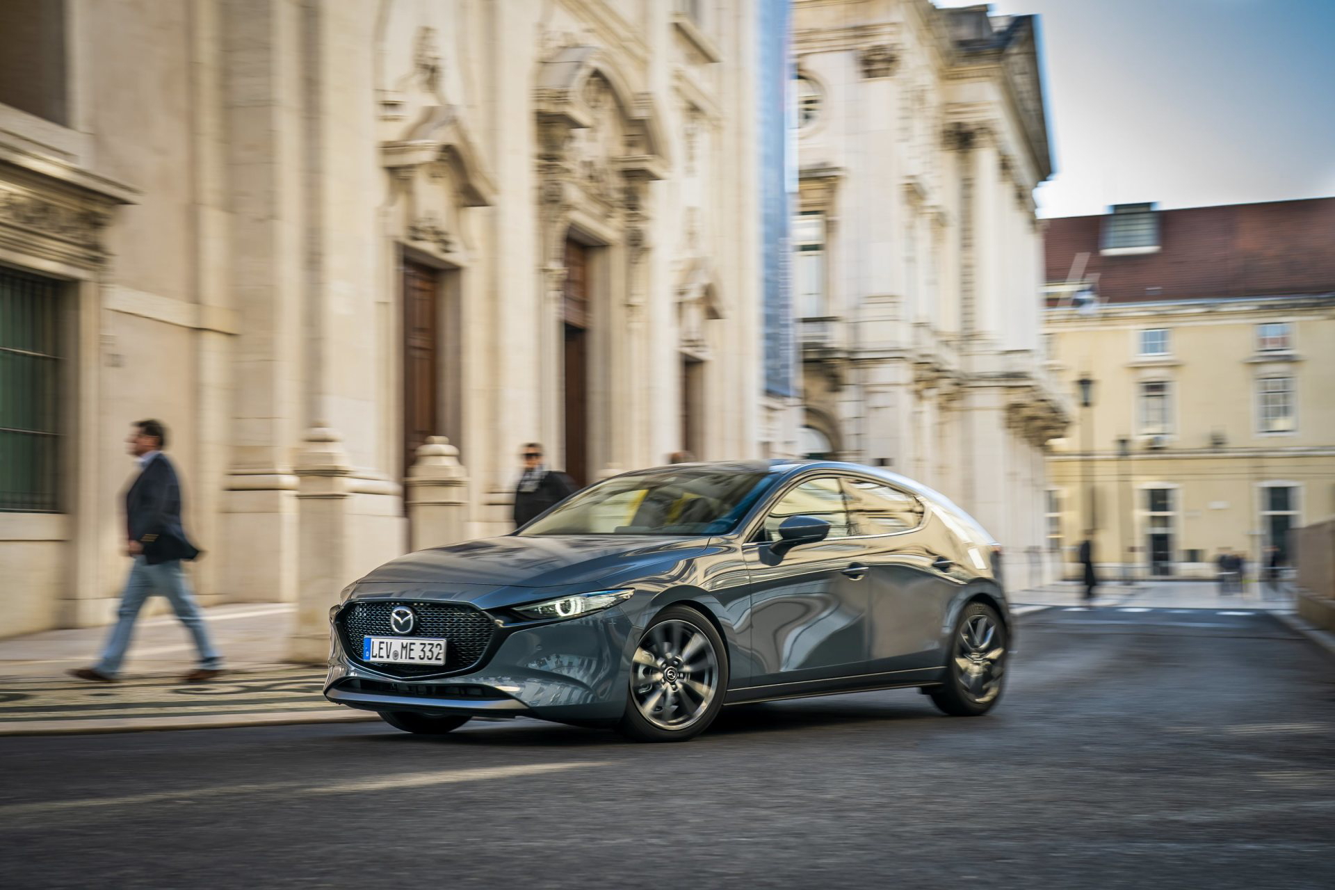 Mazda 3 Skyactiv G Oficial Gris 00101