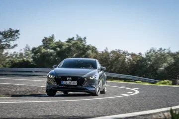 Mazda 3 Skyactiv G Oficial Gris 00105