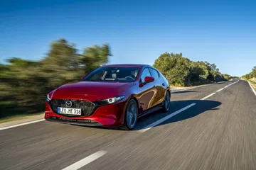 Mazda 3 Skyactiv G Oficial Rojo 00101