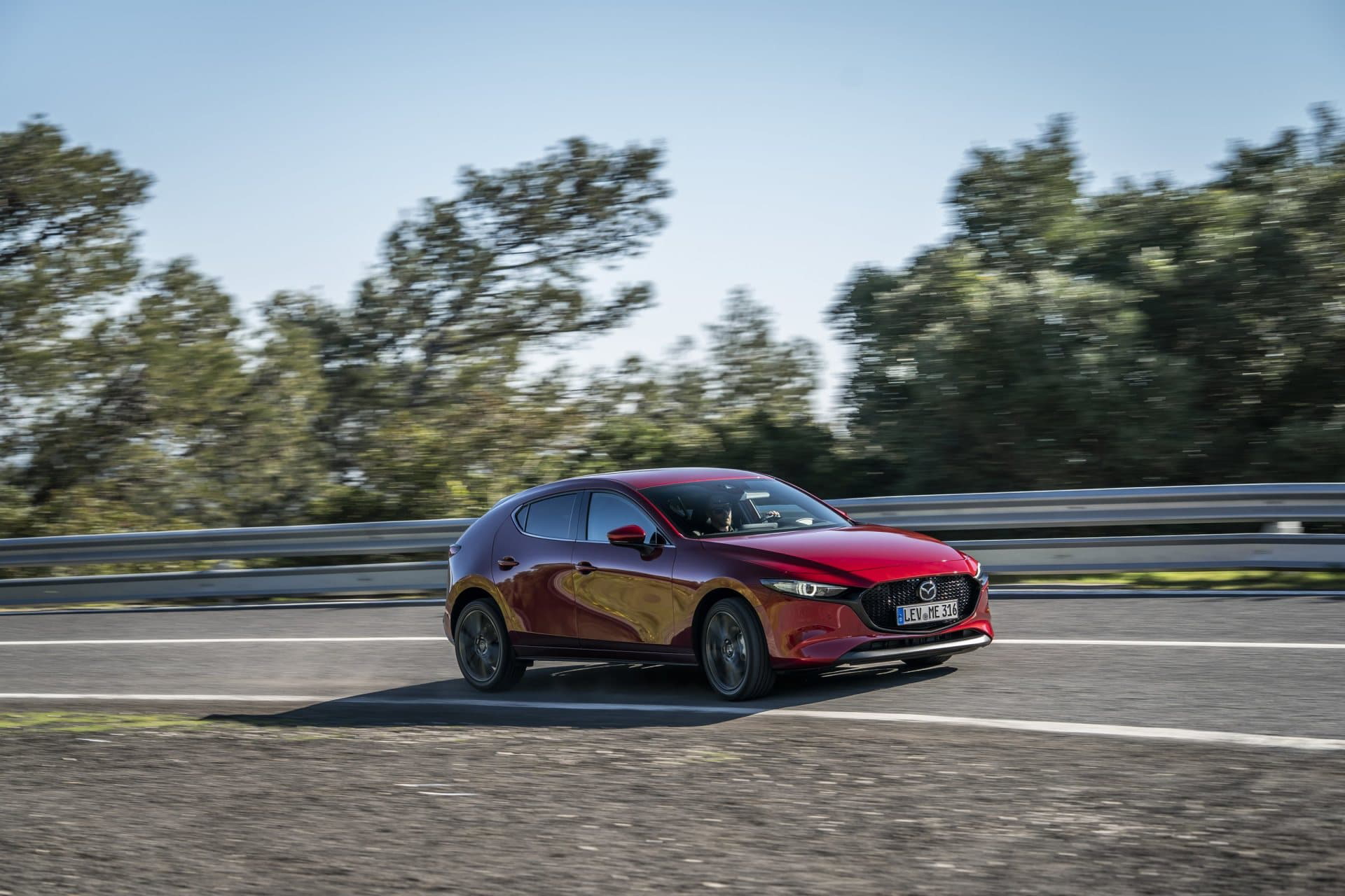 Mazda 3 Skyactiv G Oficial Rojo 00113