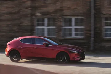 Mazda 3 Skyactiv G Oficial Rojo 00118