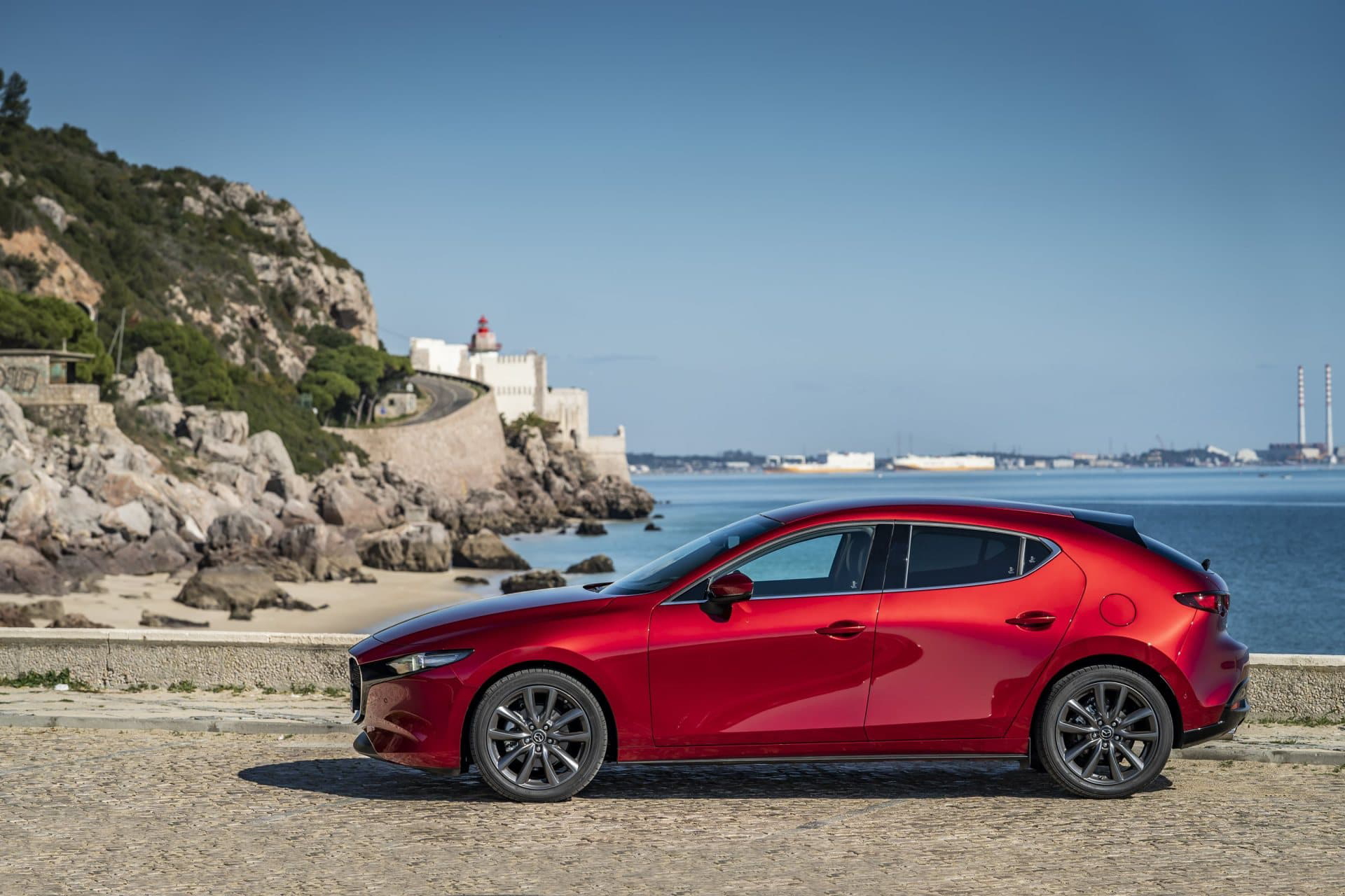 Mazda 3 Skyactiv G Oficial Rojo 00123