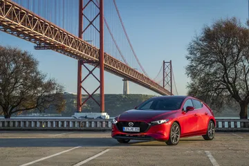 Mazda 3 Skyactiv G Oficial Rojo 00124
