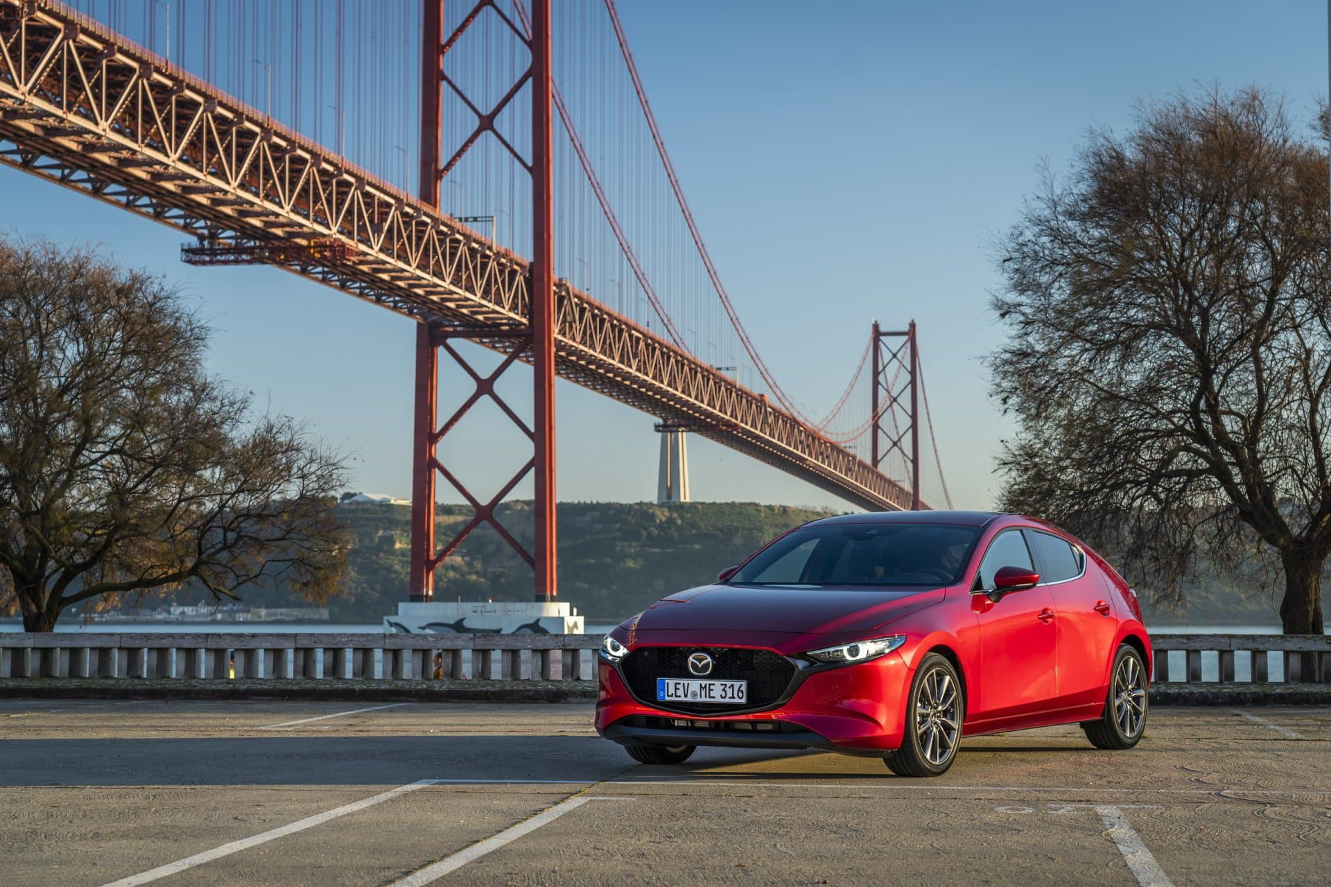 Mazda 3 Skyactiv G Oficial Rojo 00124