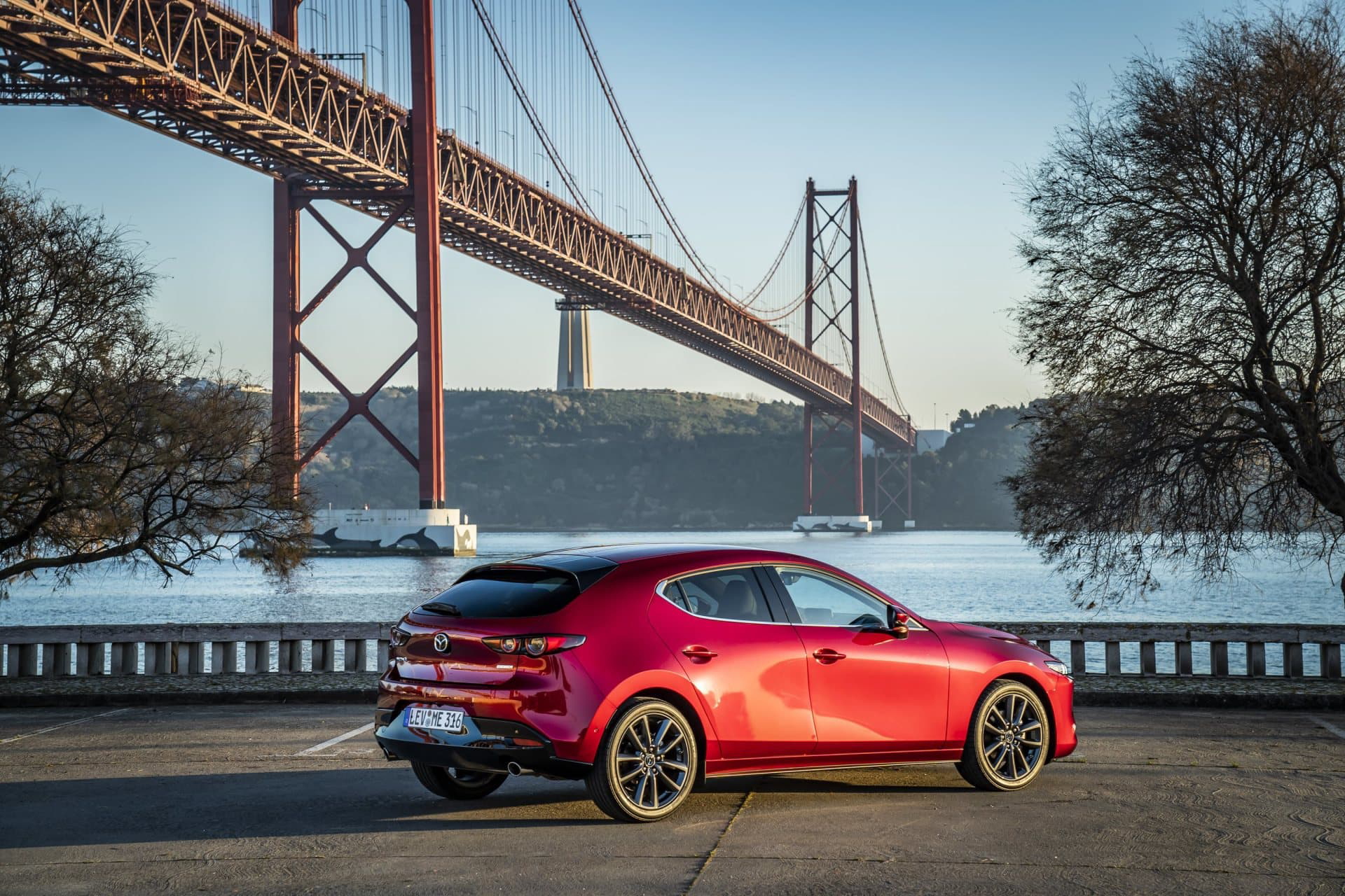 Mazda 3 Skyactiv G Oficial Rojo 00125