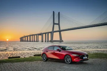 Mazda 3 Skyactiv G Oficial Rojo 00127