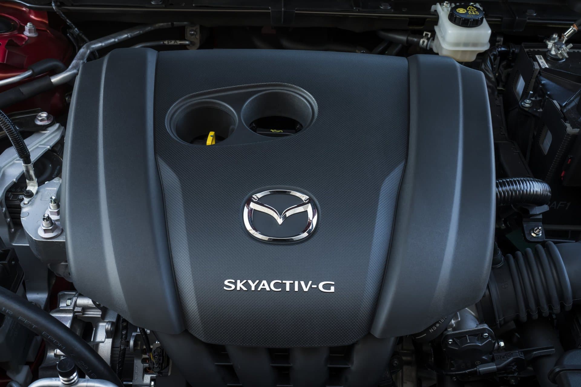 Mazda 3 Skyactiv G Oficial Rojo 00137