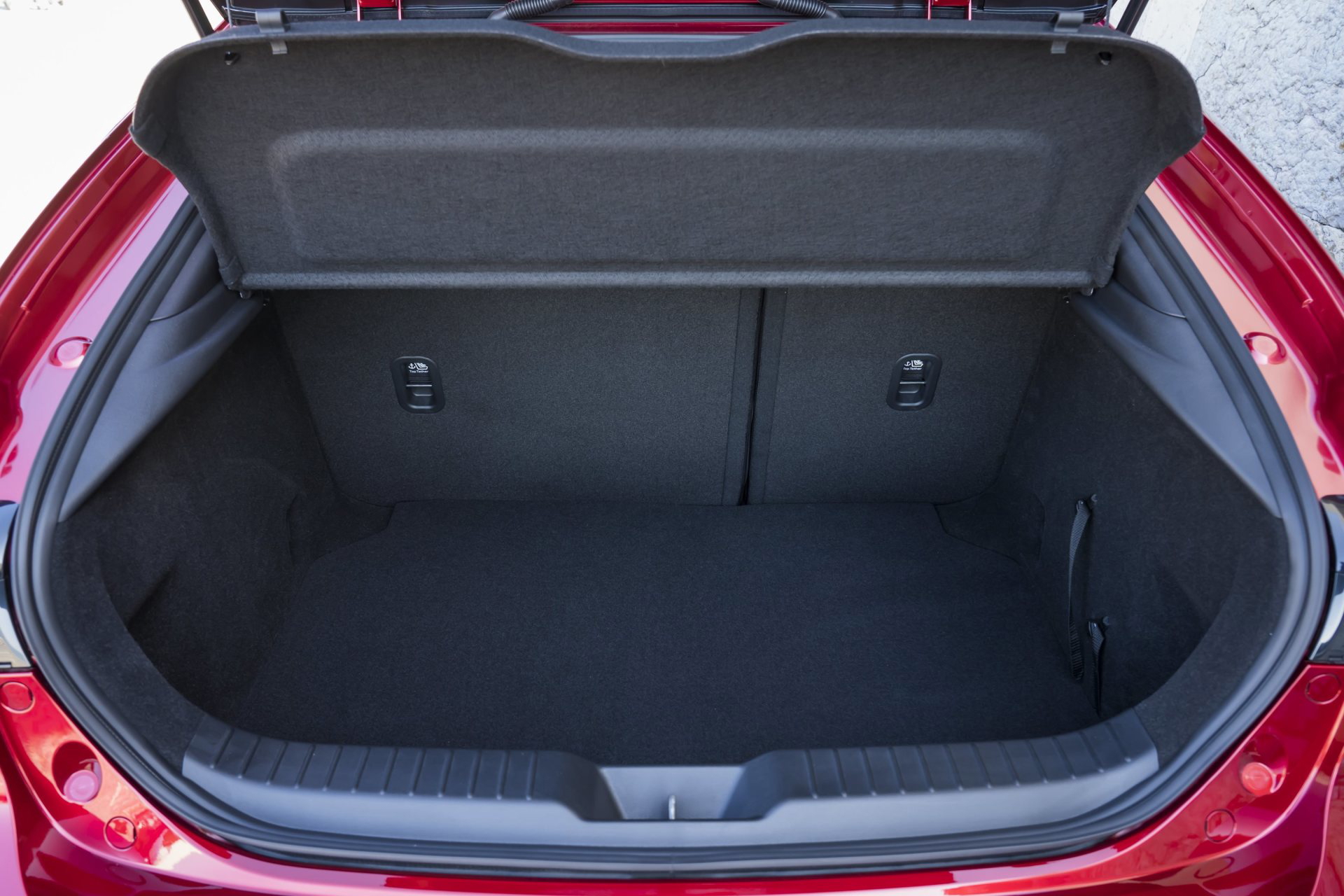 Mazda 3 Skyactiv G Oficial Rojo 00138