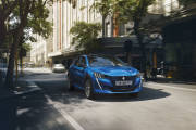 peugeot-e-208-2019-azul-exterior-02-1-180x120.jpg