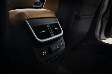 Subaru Legacy 2019 Interior 8