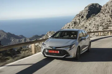 Toyota Corolla Touring Sport 11 Plata