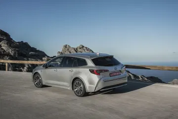 Toyota Corolla Touring Sport 23 Plata