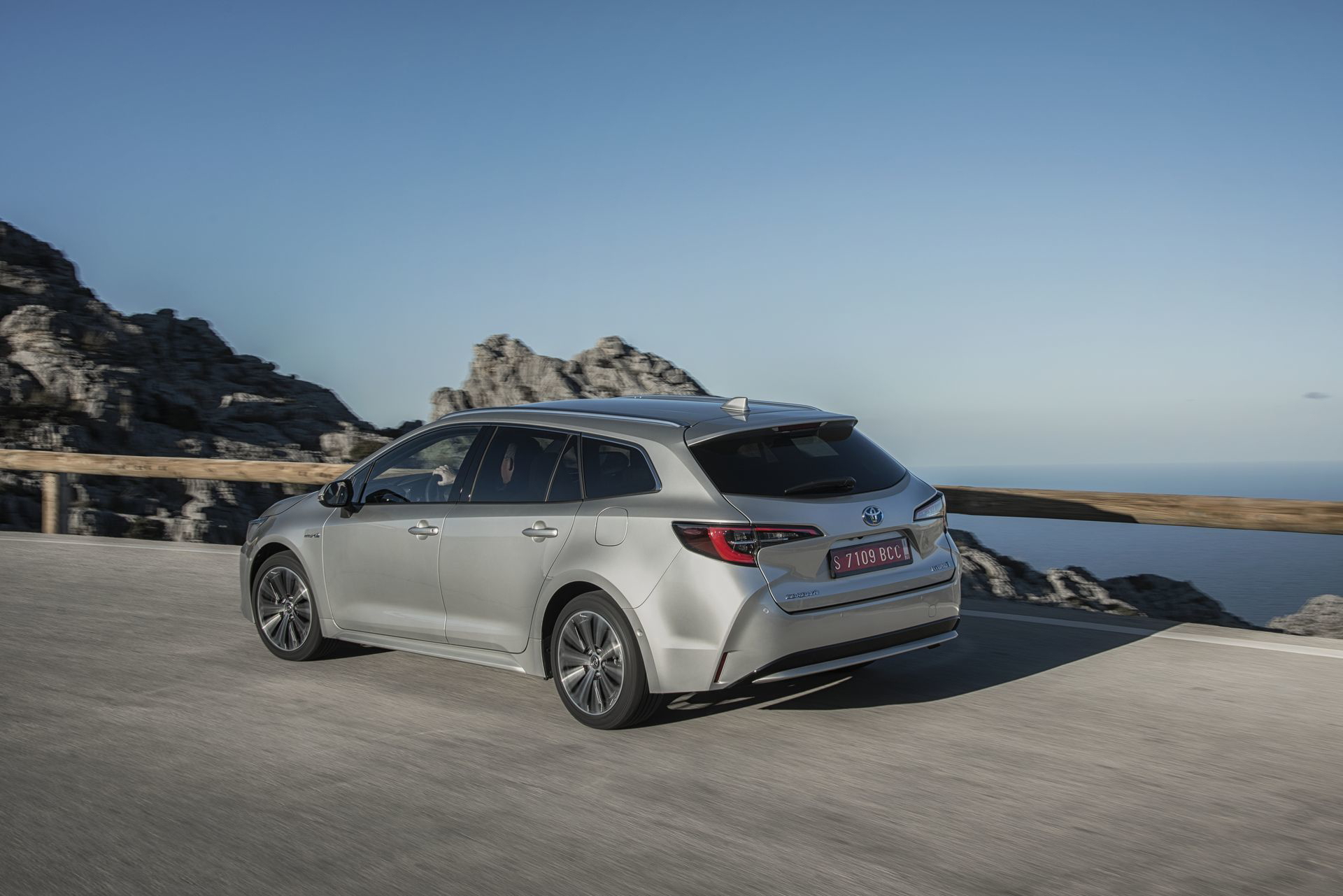 Toyota Corolla Touring Sport 23 Plata