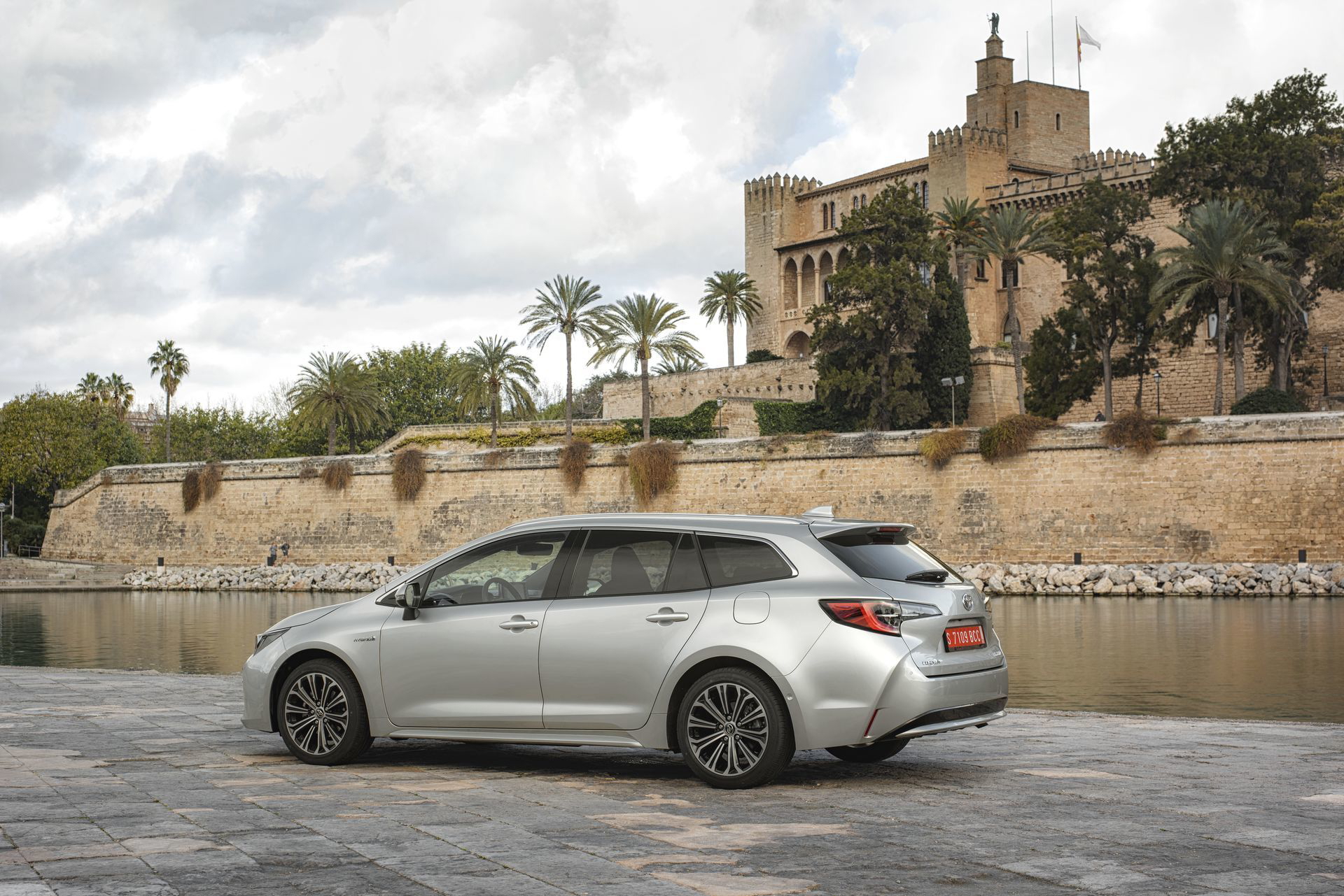Toyota Corolla Touring Sport 28 Plata