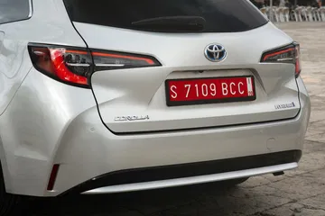 Toyota Corolla Touring Sport 5 Plata