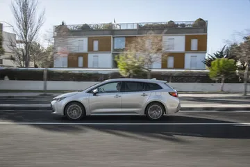 Toyota Corolla Touring Sport 7 Plata