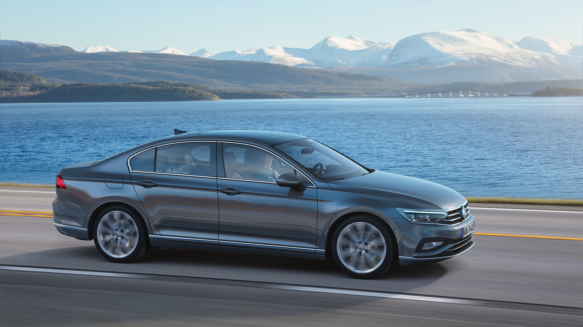 Volkswagen Passat 2019 Gris Exterior 05