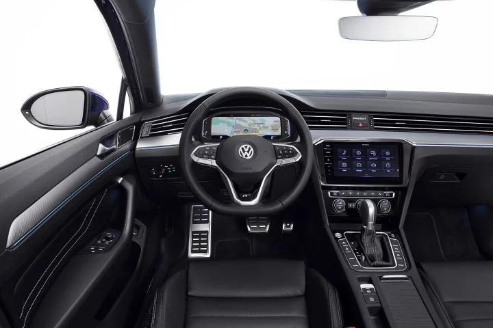 Volkswagen Passat 2019 Interior 04