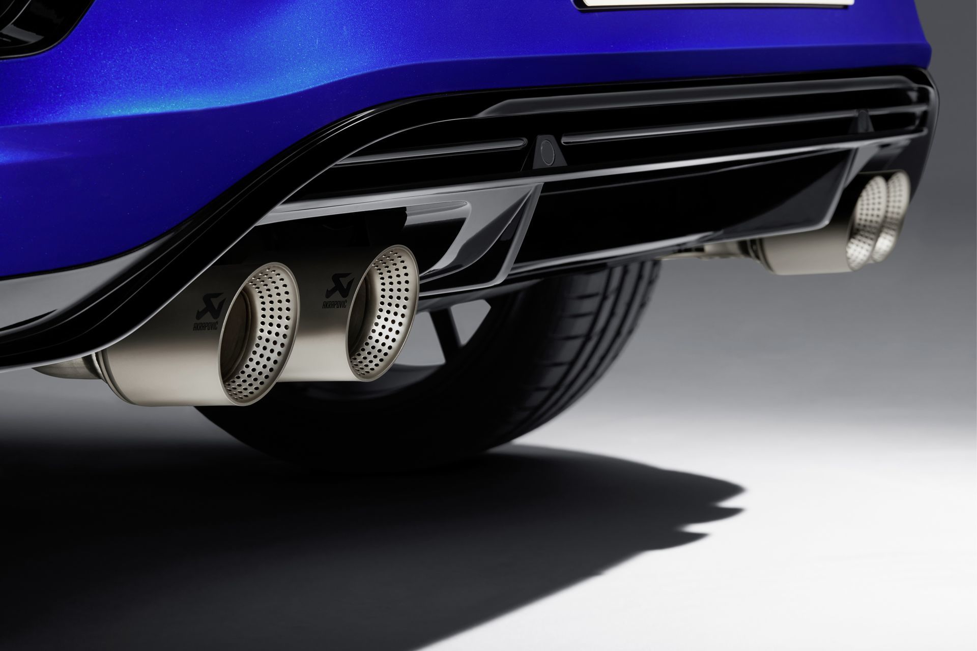 volkswagen-t-roc-r-2019-20.jpg