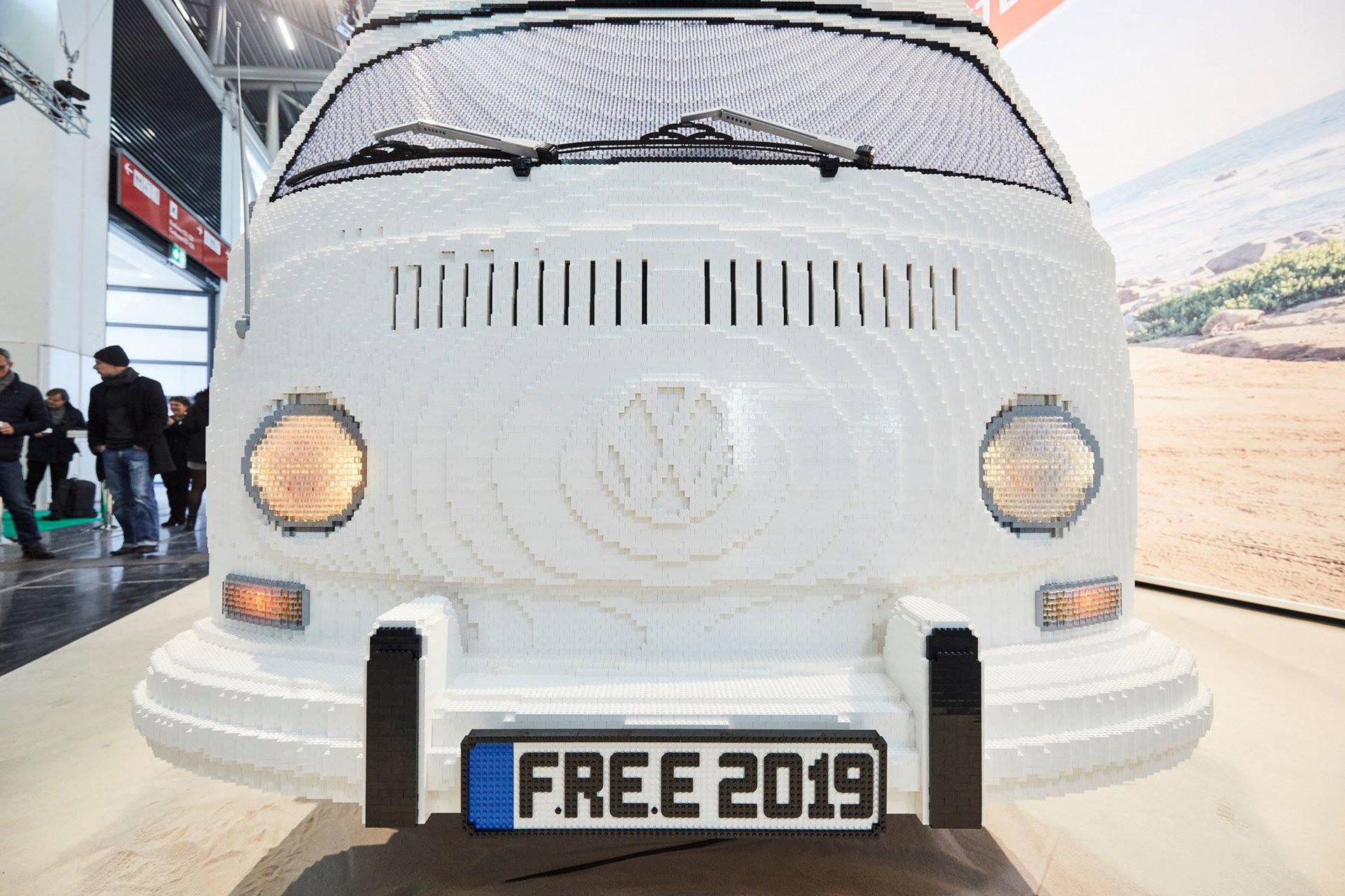 Volkswagen T2 Furgoneta Lego 21