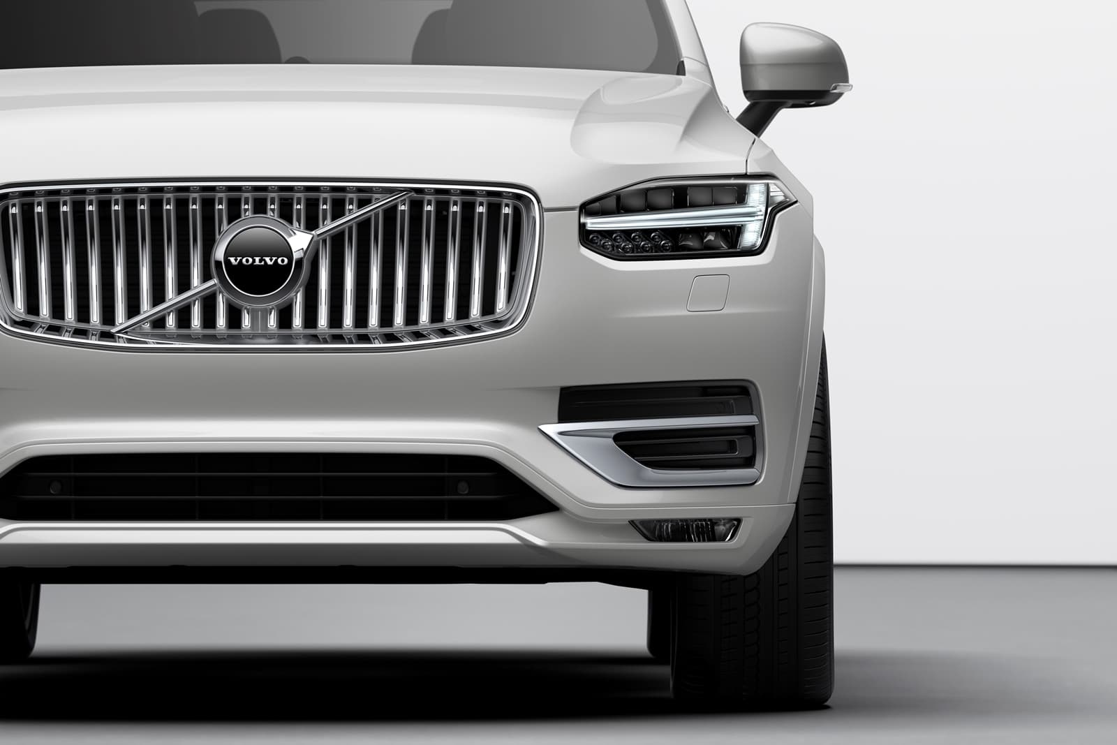 The New Volvo Xc90 Inscription T8 Twin Engine In Birch Light Metallic