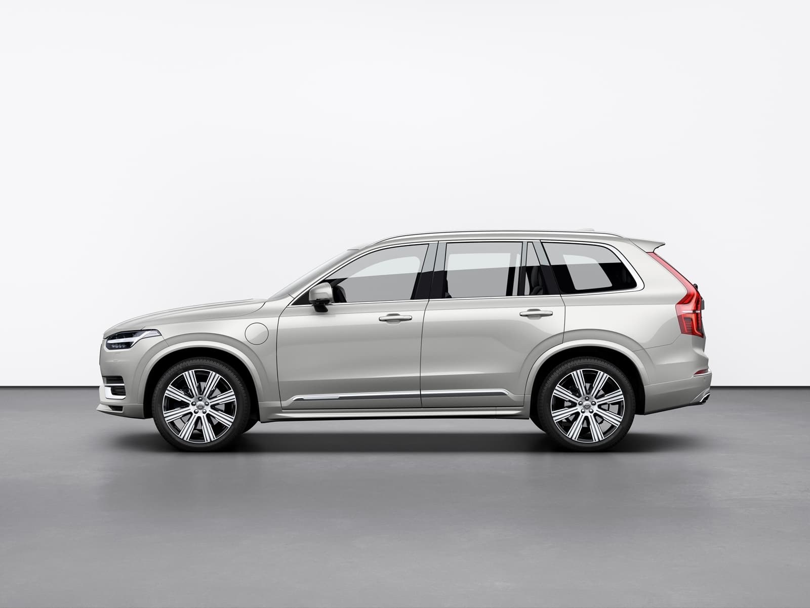 New Volvo Xc90 Inscription T8 Twin Engine In Birch Light Metallic