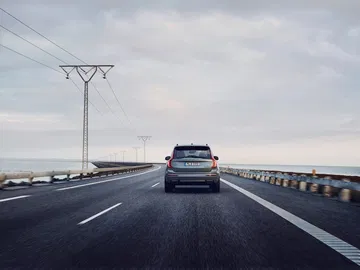 The New Volvo Xc90 R Design T8 Twin Engine In Thunder Grey