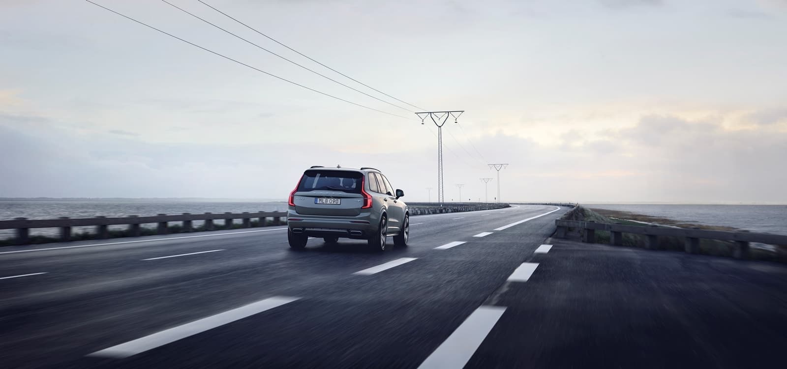The New Volvo Xc90 R Design T8 Twin Engine In Thunder Grey