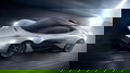 Vista lateral del Aston Martin Valhalla resaltando su diseño aerodinámico.