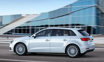 Audi A3 G Tron 2019 Blanco 07