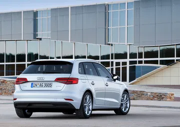 Audi A3 G Tron 2019 Blanco 17